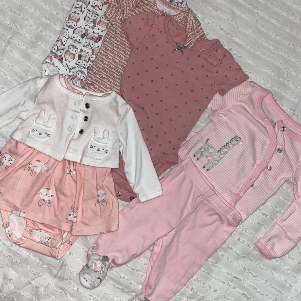 Newborn clothes bundle